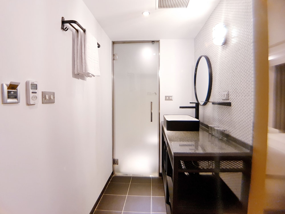 Elite Quadruple Room - Photo 8