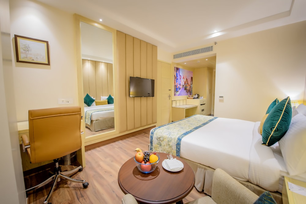 Superior Room, 1 King Bed, Non Smoking - Photo 2