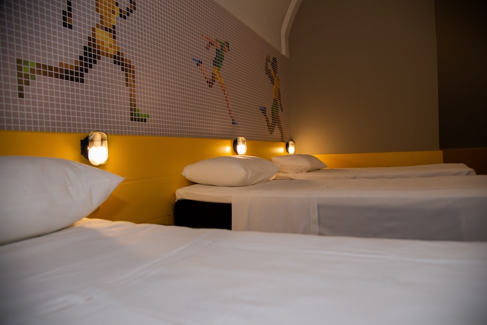 Executive Apartment, 3 Twin Beds - Photo 4