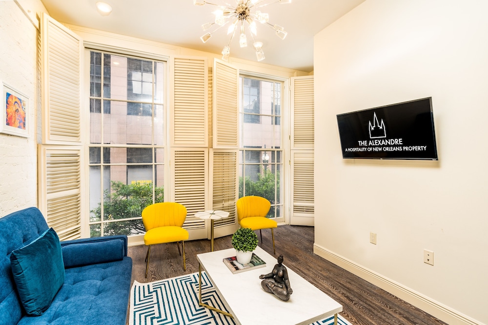 Luxury Condo 205