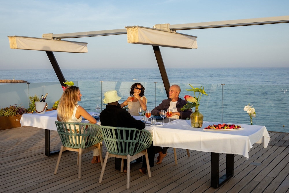 Suite, 1 King Bed, Sea View (Terrace)