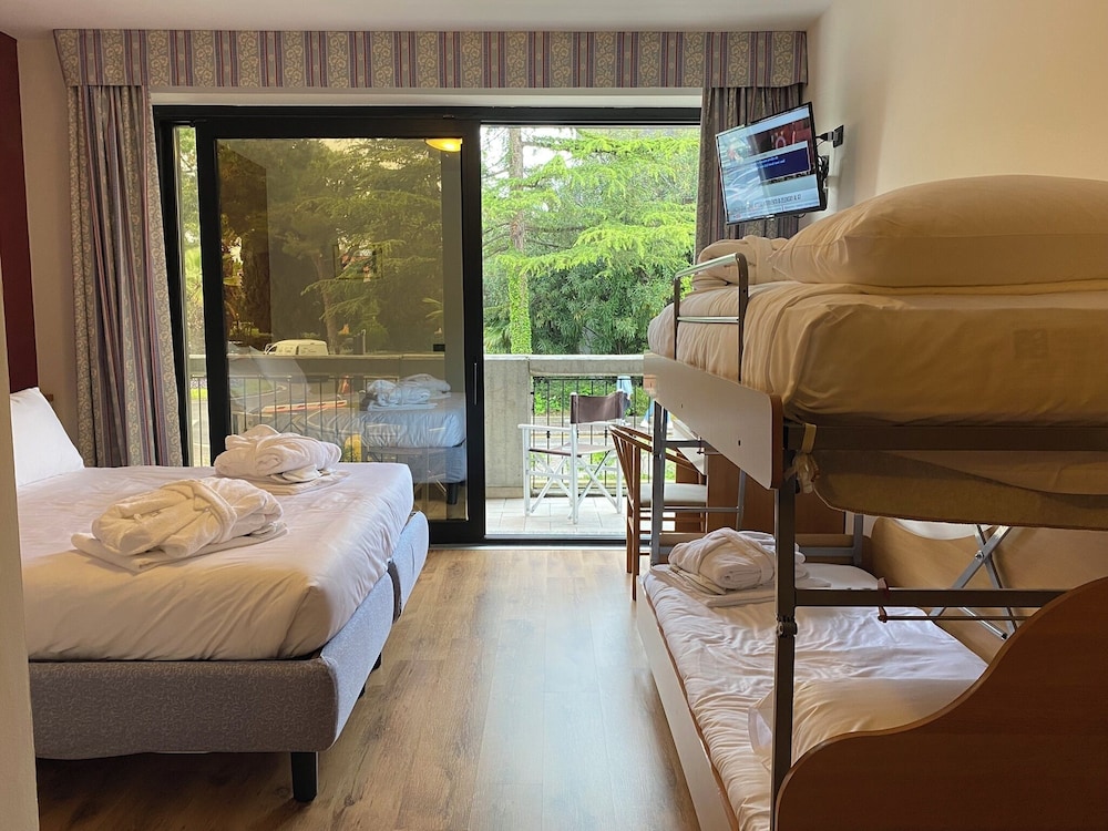 Superior Quadruple Room photo 1