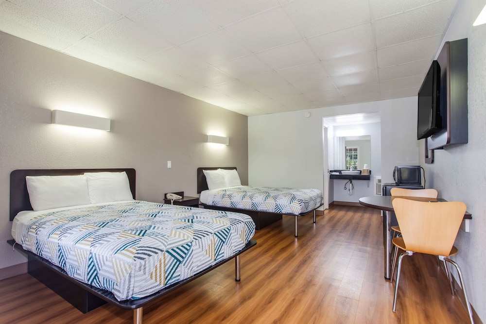 Standard Room, 2 Double Beds, Non Smoking, Refrigerator
