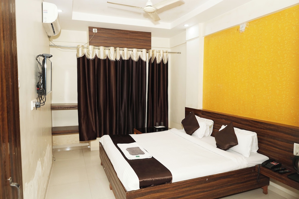 Deluxe Double Room, City View