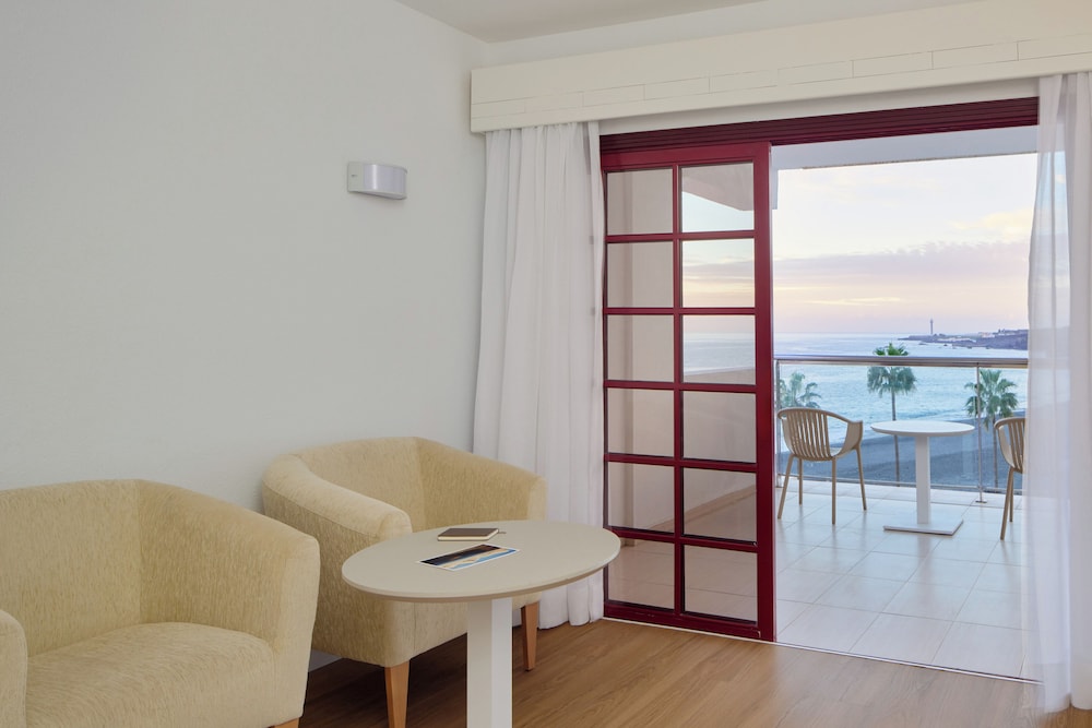 Studio (Frontal Sea View (2+1))