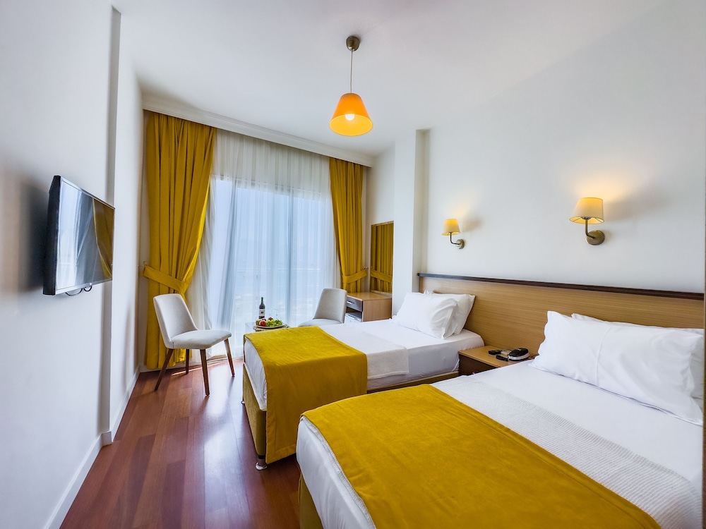 Standard Twin Room, Sea View - Photo 1