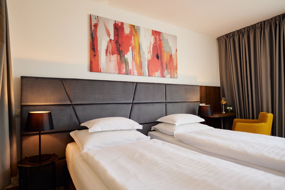 Superior Double or Twin Room, Park View - Photo 4