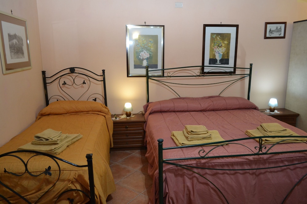 Double Room (Second Floor) photo 3