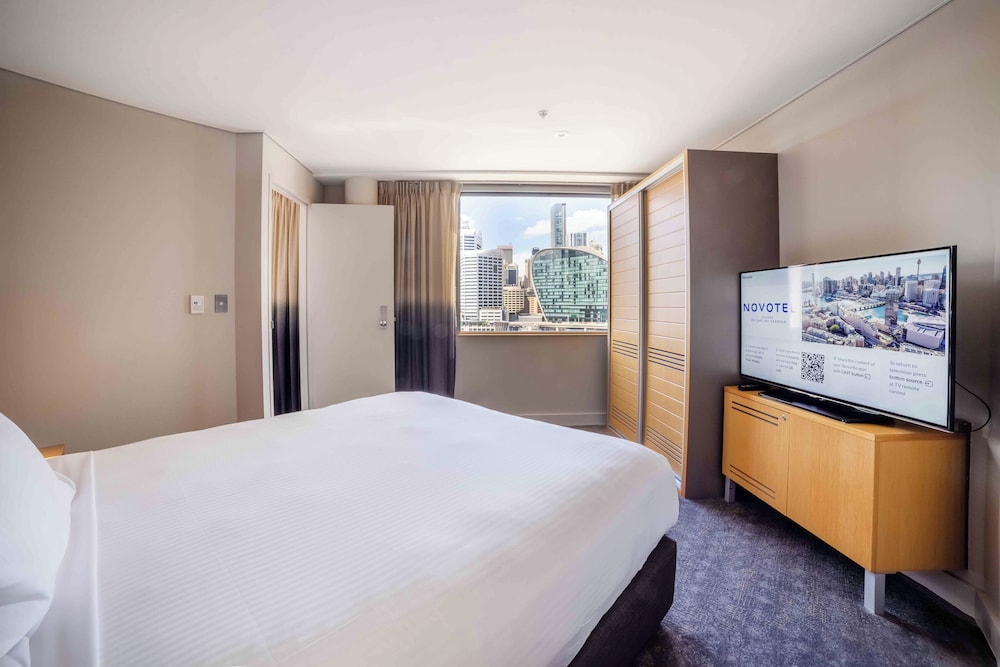 Executive Suite, 1 Double Bed (Darling Harbour Facing)