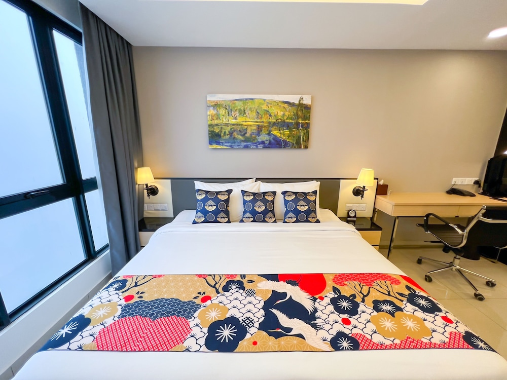 Standard Studio Suite, 1 Bedroom, Ensuite, Mountain View