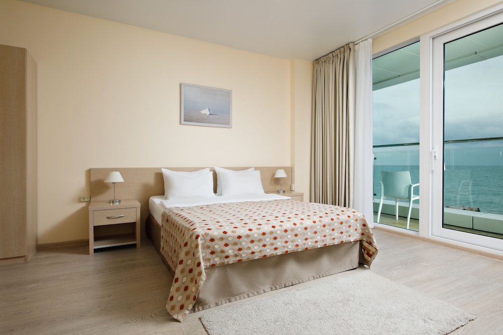 Family Apartment, 2 Bedrooms photo 2