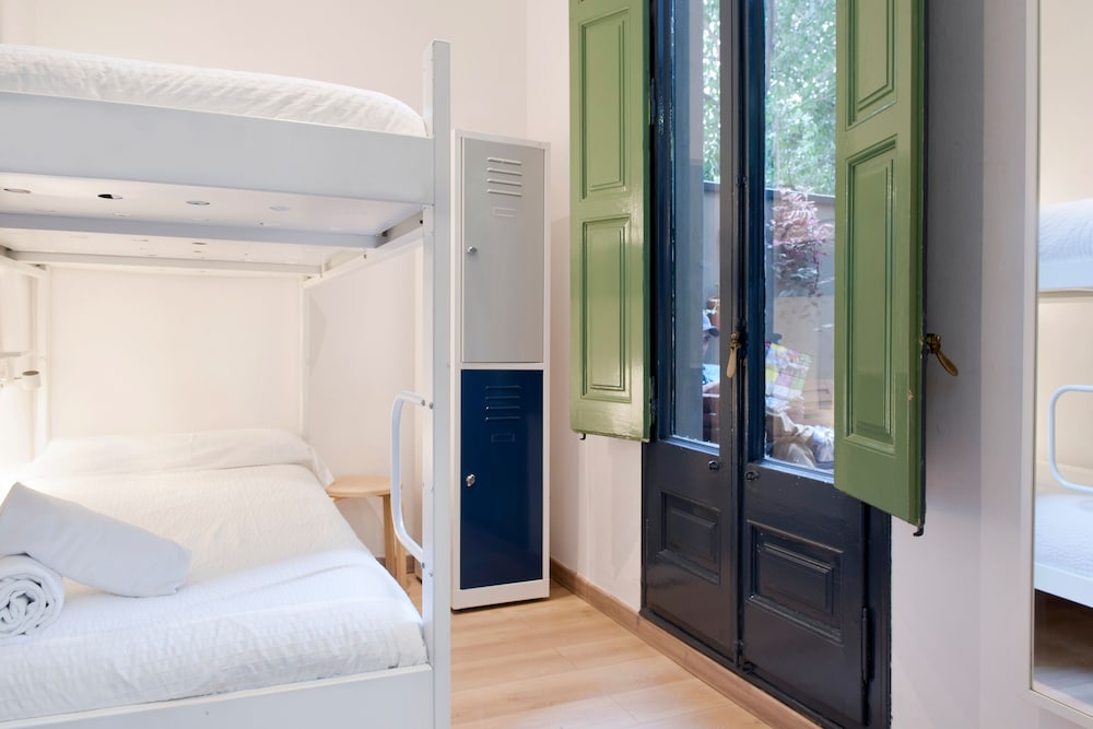 Twin Room, Shared Bathroom