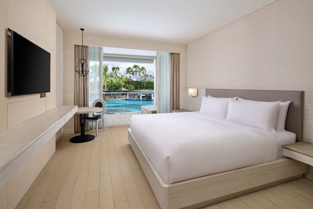 Room, 1 King Bed, Balcony, Pool View