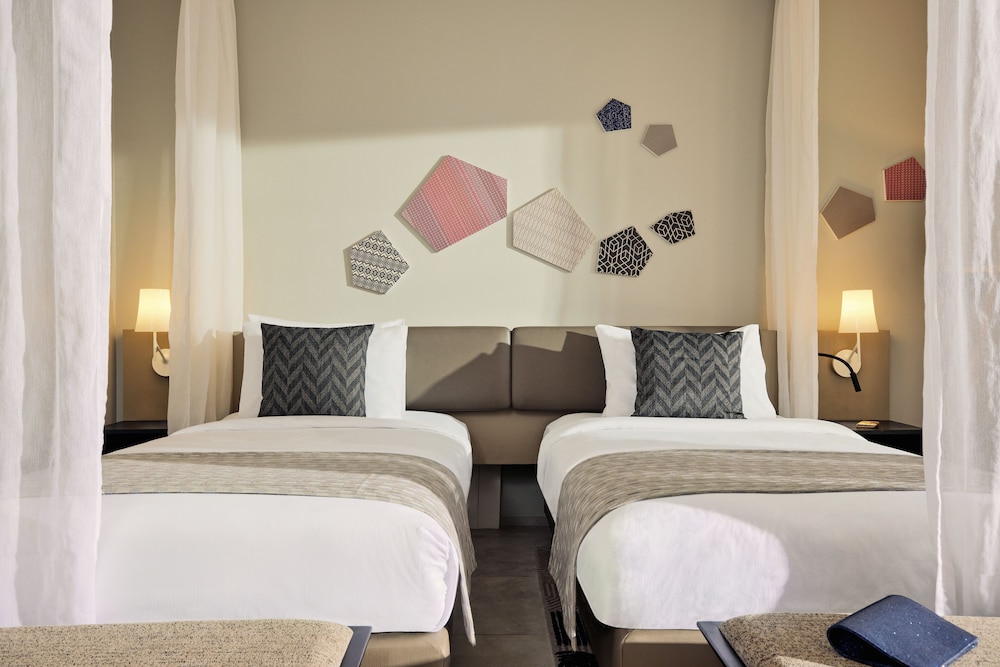 Deluxe Room Twin - Photo 2