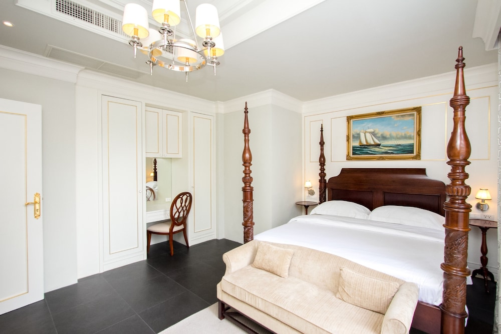 Family Two Bed Room - Photo 18