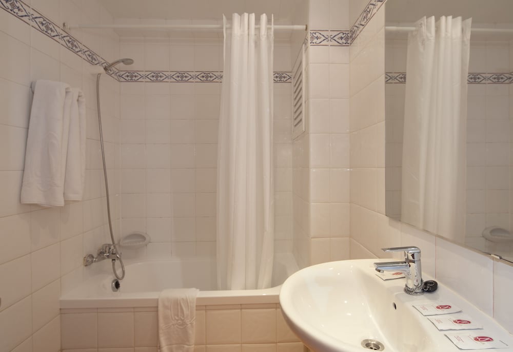 Double Room, Balcony - Photo 6