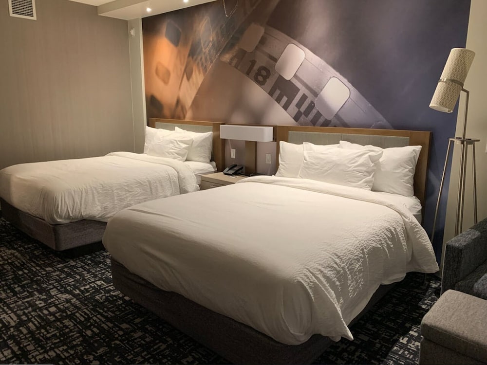Room, 2 Queen Beds (Mobility/Hearing Accessible, Tub)