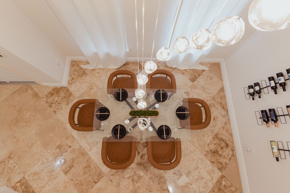Miami Getaway Heated Pool House & Pool Table Villa, Foto 8