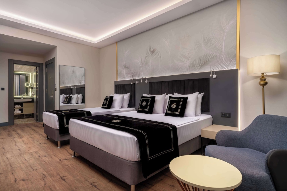 Superior Room, Multiple Beds, Non Smoking photo 1