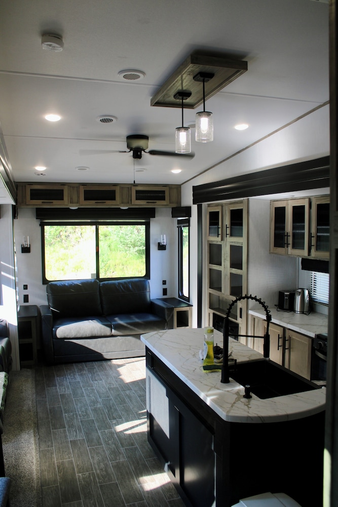 Deluxe Mobile Home photo 1