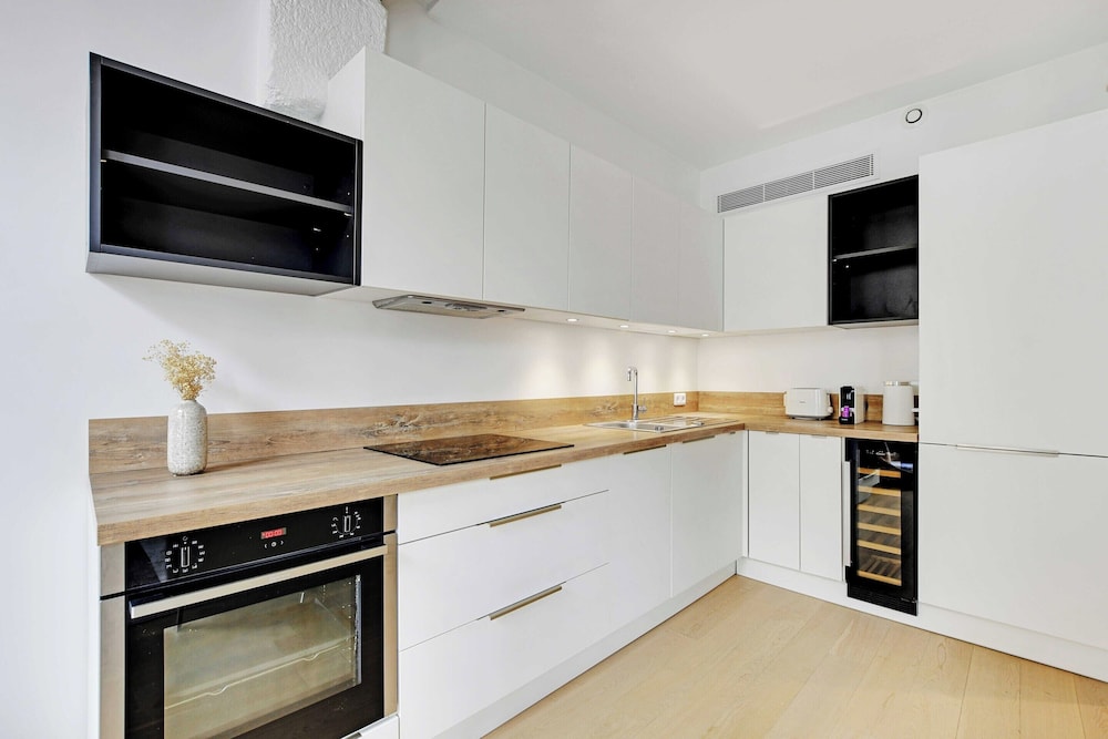 Apartment photo 2