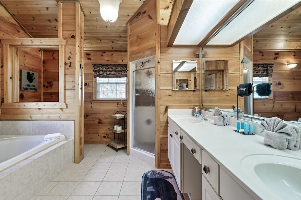 Basic Cabin photo 2