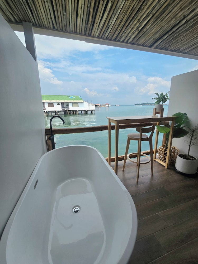 Room, Partial Sea View photo 3