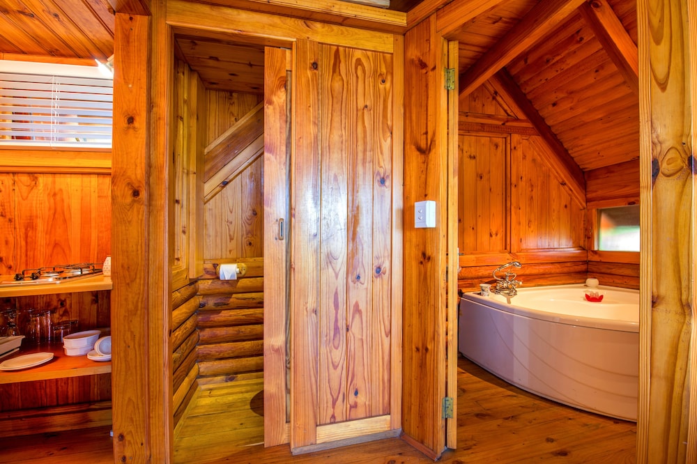 Semi-Detached Log Cabin - Spa Bath photo 3
