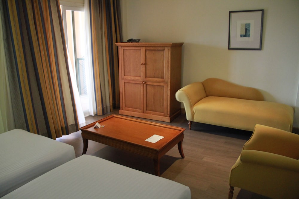 Deluxe Triple Room, Terrace