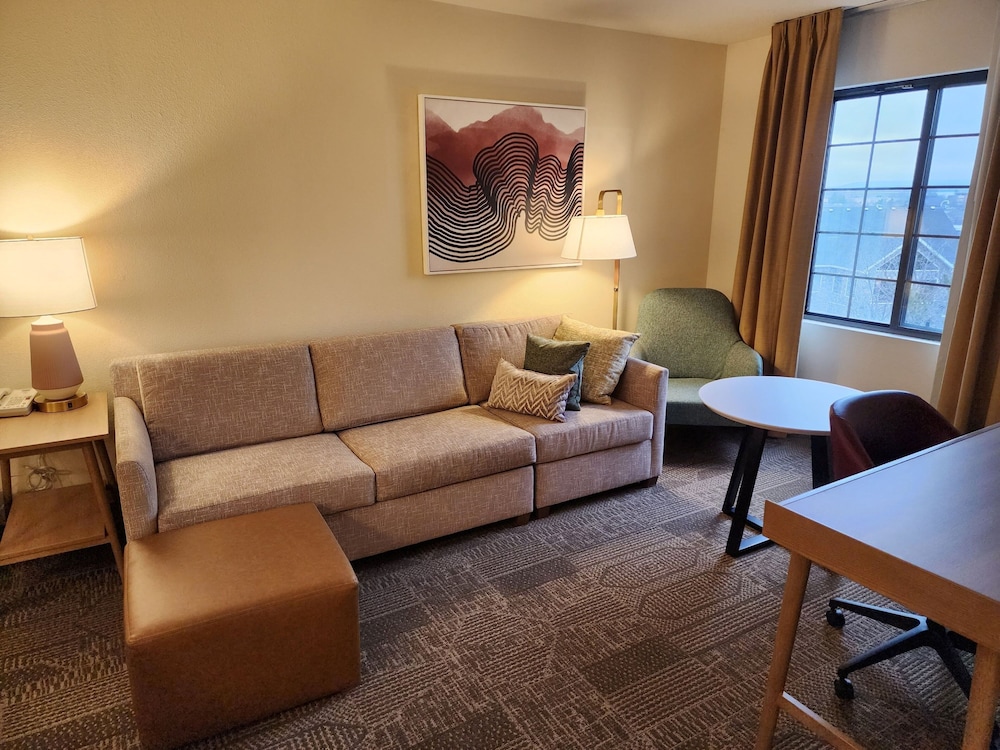 Suite, 1 King Bed - Photo 2