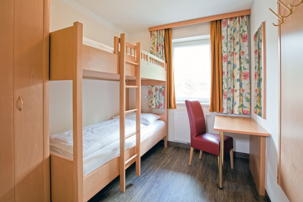 Suite (Truyen) photo 2