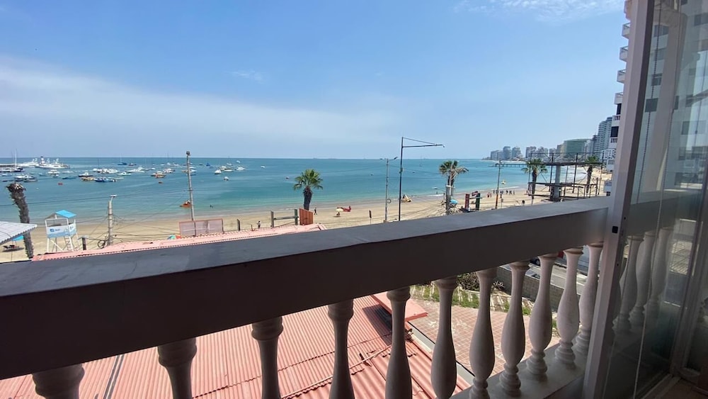 Standard Suite, Ocean View photo 2