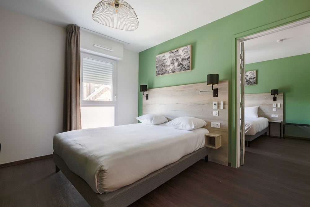 Studio, 2 Bedrooms