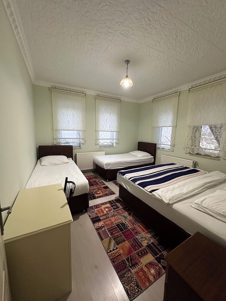 Family Room, 1 Bedroom photo 3