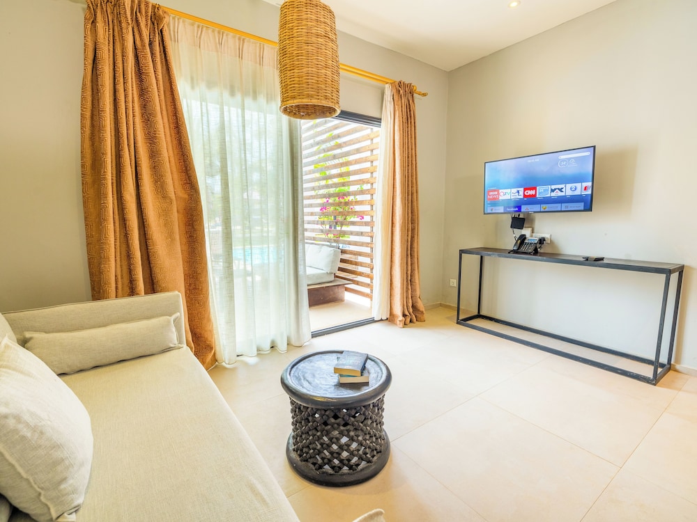 Premium Room, Private Pool, Pool View - Photo 3