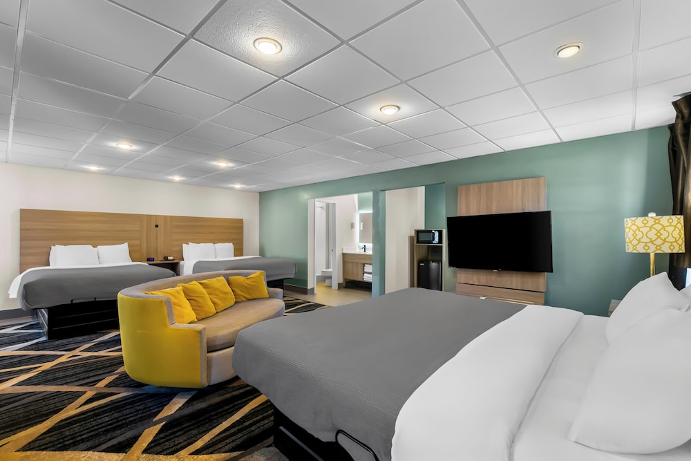 Room, Multiple Beds, Non Smoking - Photo 4