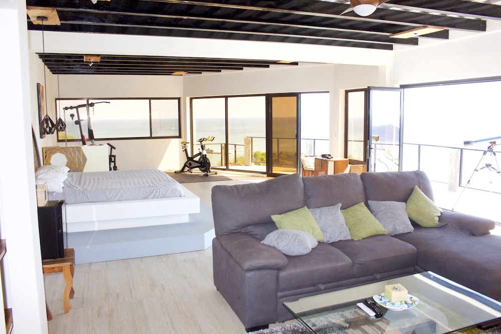 Honeymoon Penthouse, 1 King Bed with Sofa bed, Ocean View, Sea Facing photo 3