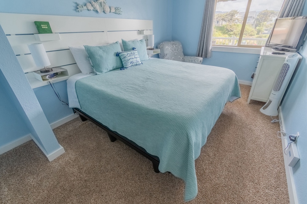Premium Condo, 1 Bedroom, Kitchen, Beach View photo 3