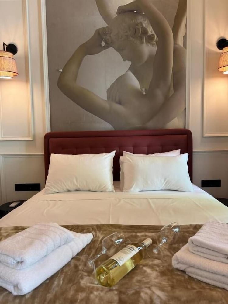 Deluxe Double Room, City View, Corner