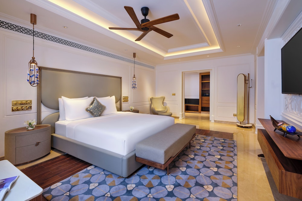 Luxury Suite