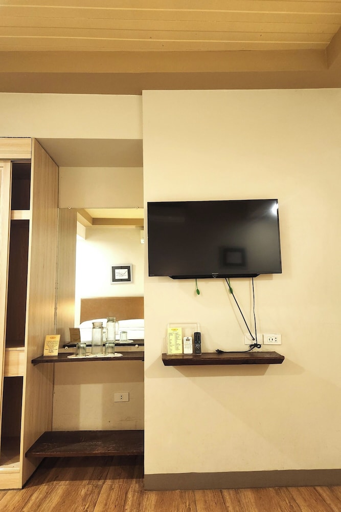 Family Room - Photo 8
