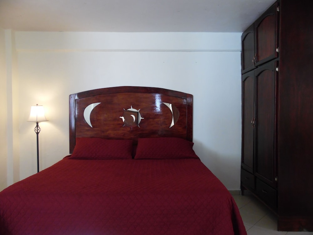 Suite, 1 Bedroom, Sea View, Sea Facing photo 1