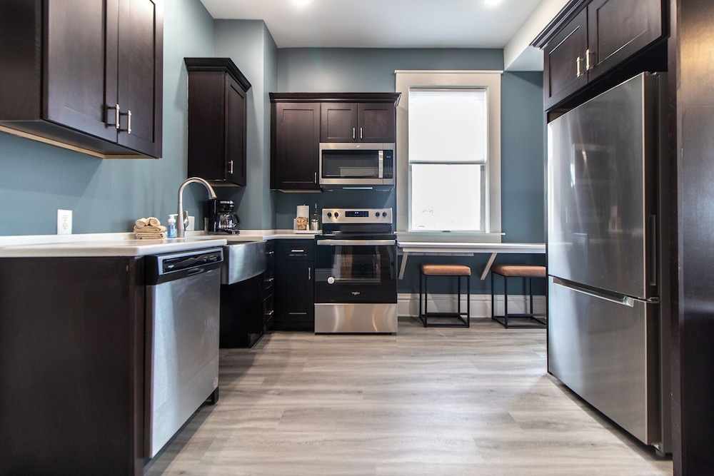 One Bedroom Apartment Unit 2 photo 2