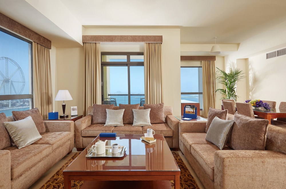3 Bedroom Apartment Sea View - Photo 2