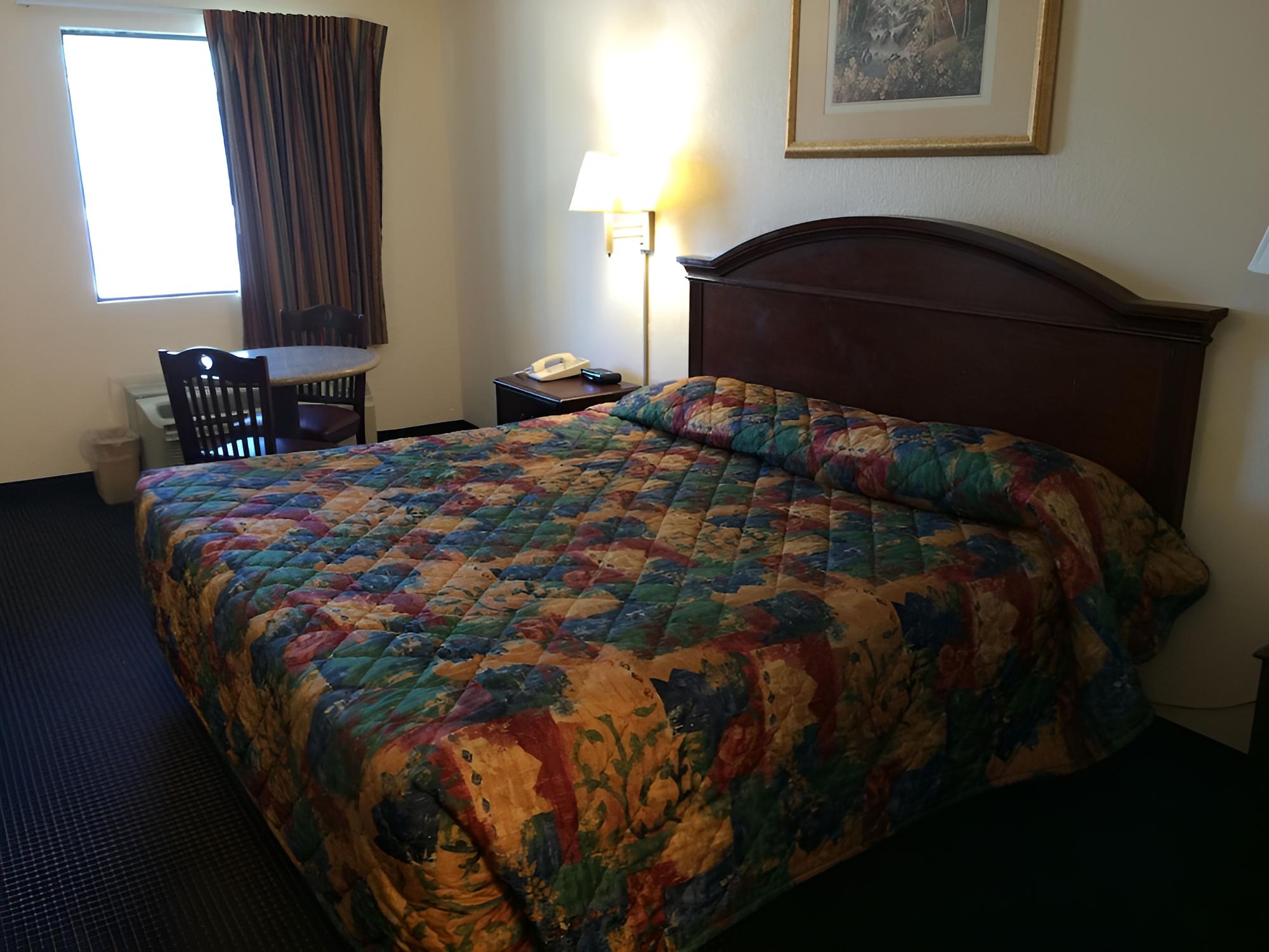 Room, 1 King Bed, Non Smoking photo 1