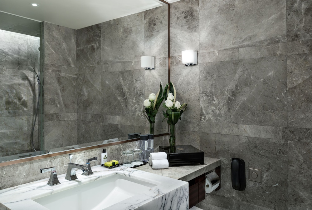 Premium Room, 1 King Bed, City View (High Floor)