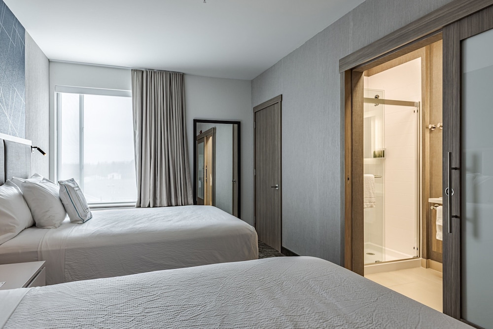 Suite, 2 Queen Beds (Mobility Accessible, Tub) - Photo 3