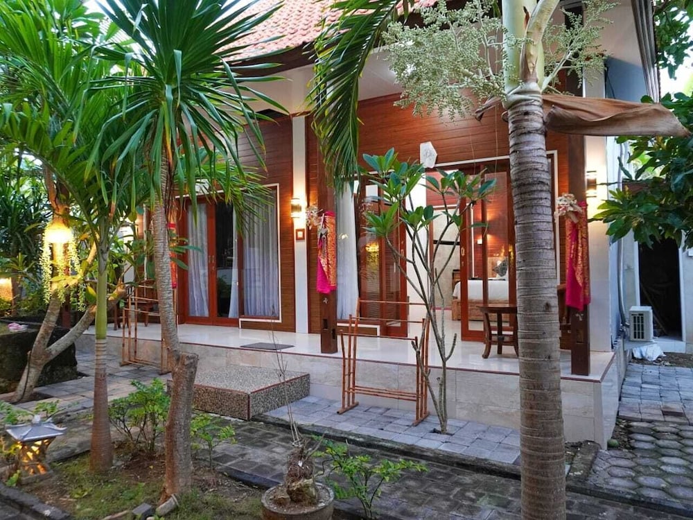 Luxury Room, 1 King Bed, Garden View photo 3