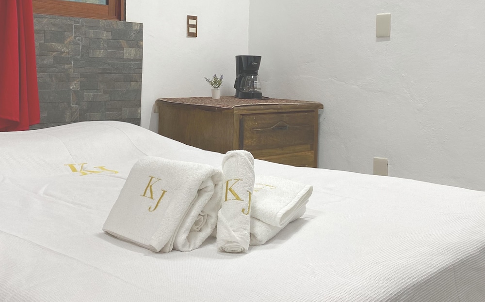 Economy Room, 1 Queen Bed