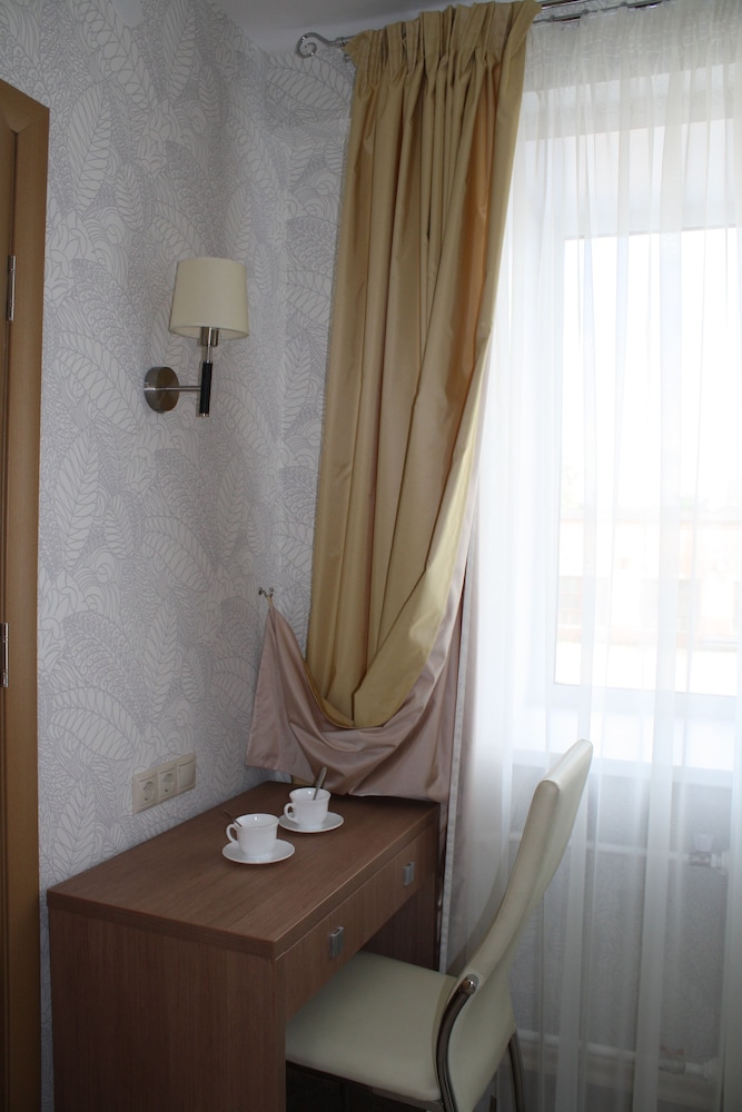 Deluxe Suite, Jetted Tub